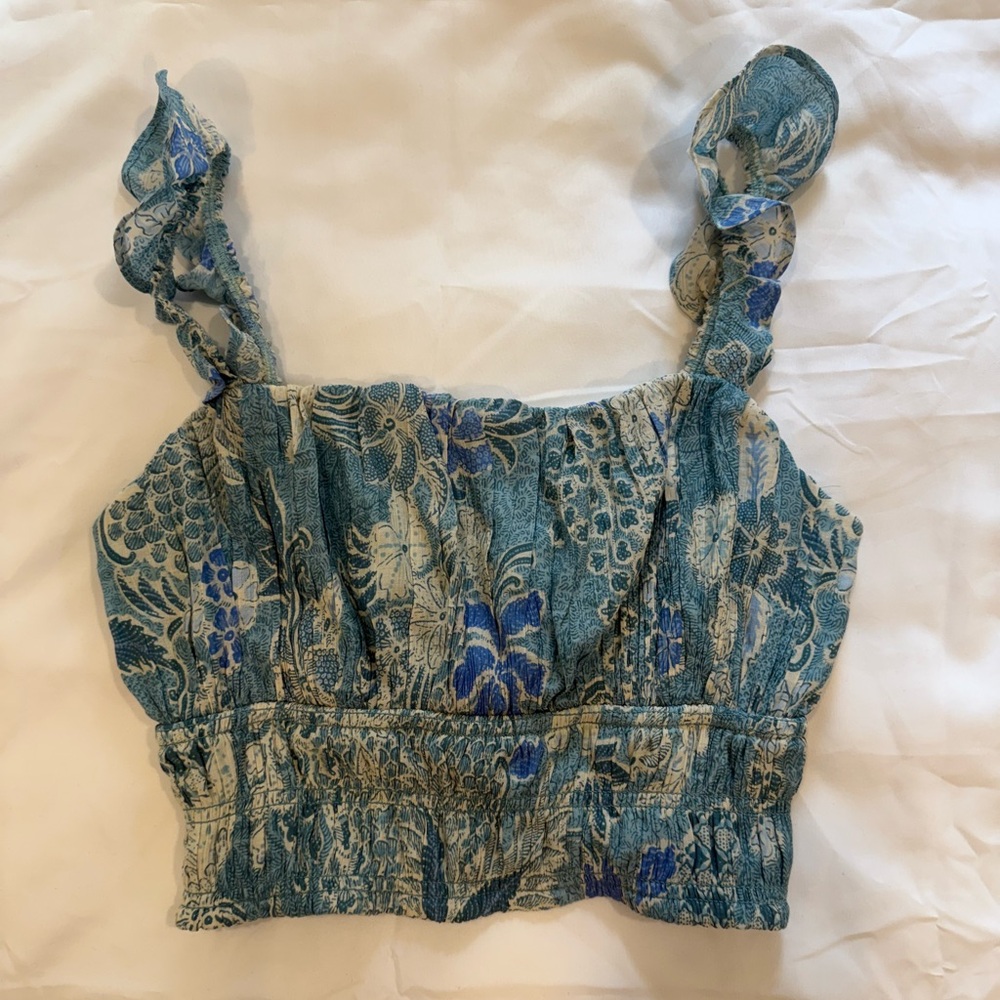 Abercrombie & Fitch Blue and Cream Floral Crop Top
